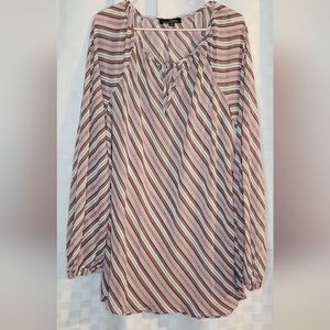 Stripe Long sleeve blouse.
